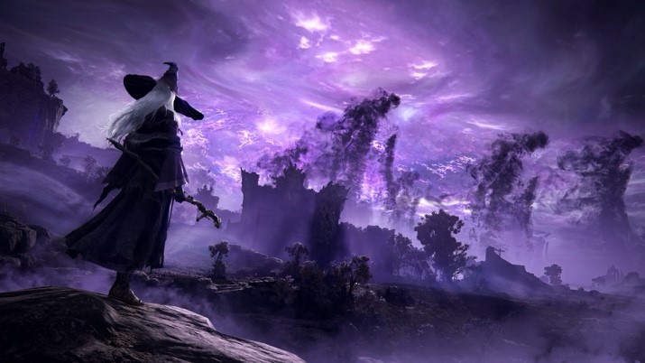 Jelenet az Elden Ring: Shadow of the Erdtree – Nightreign kiegészítőből, amelyben egy mágus alakú karakter néz egy viharos, lila fényekkel megvilágított romos vidékre.