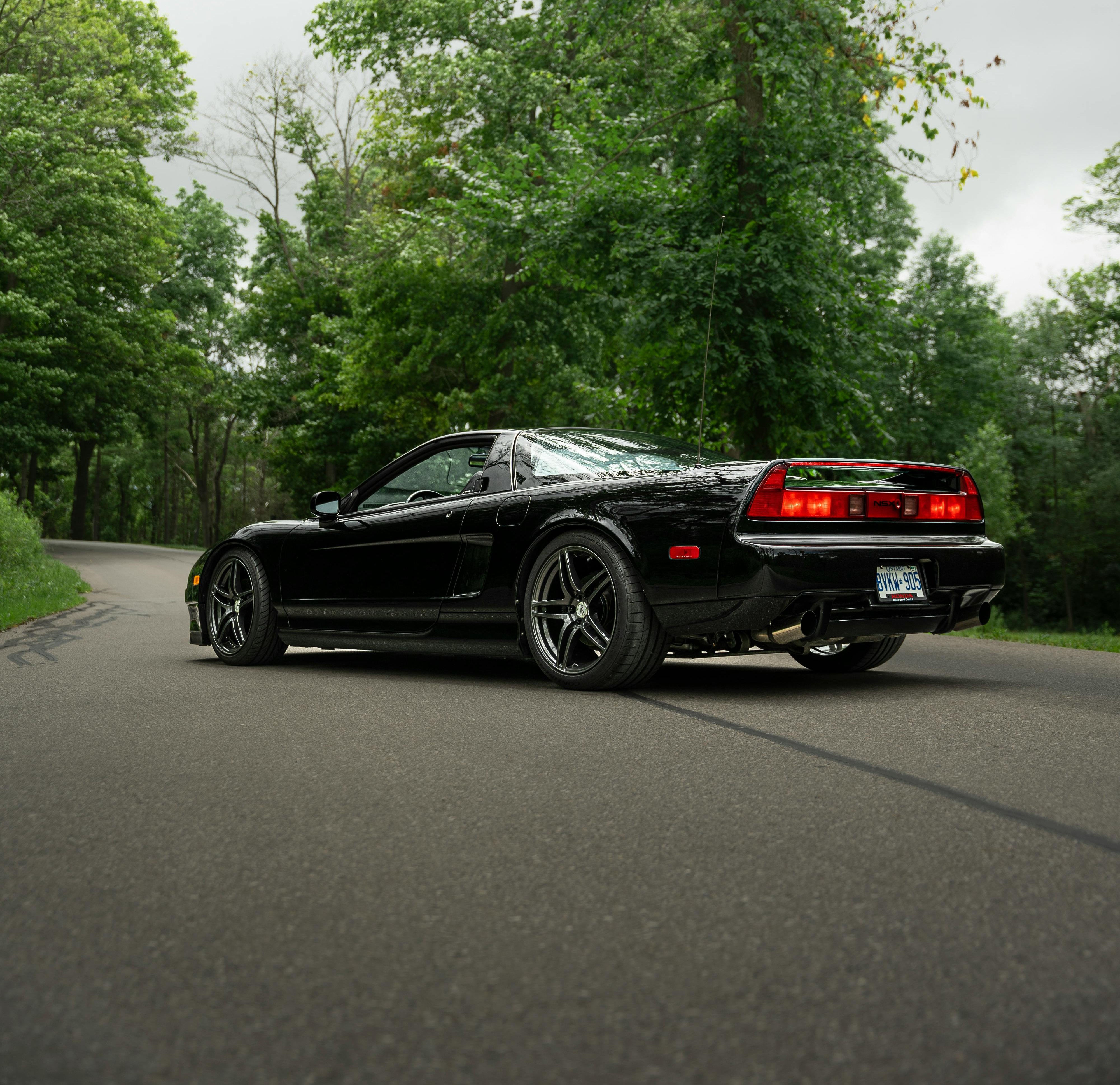 Fekete Honda NSX hátulról