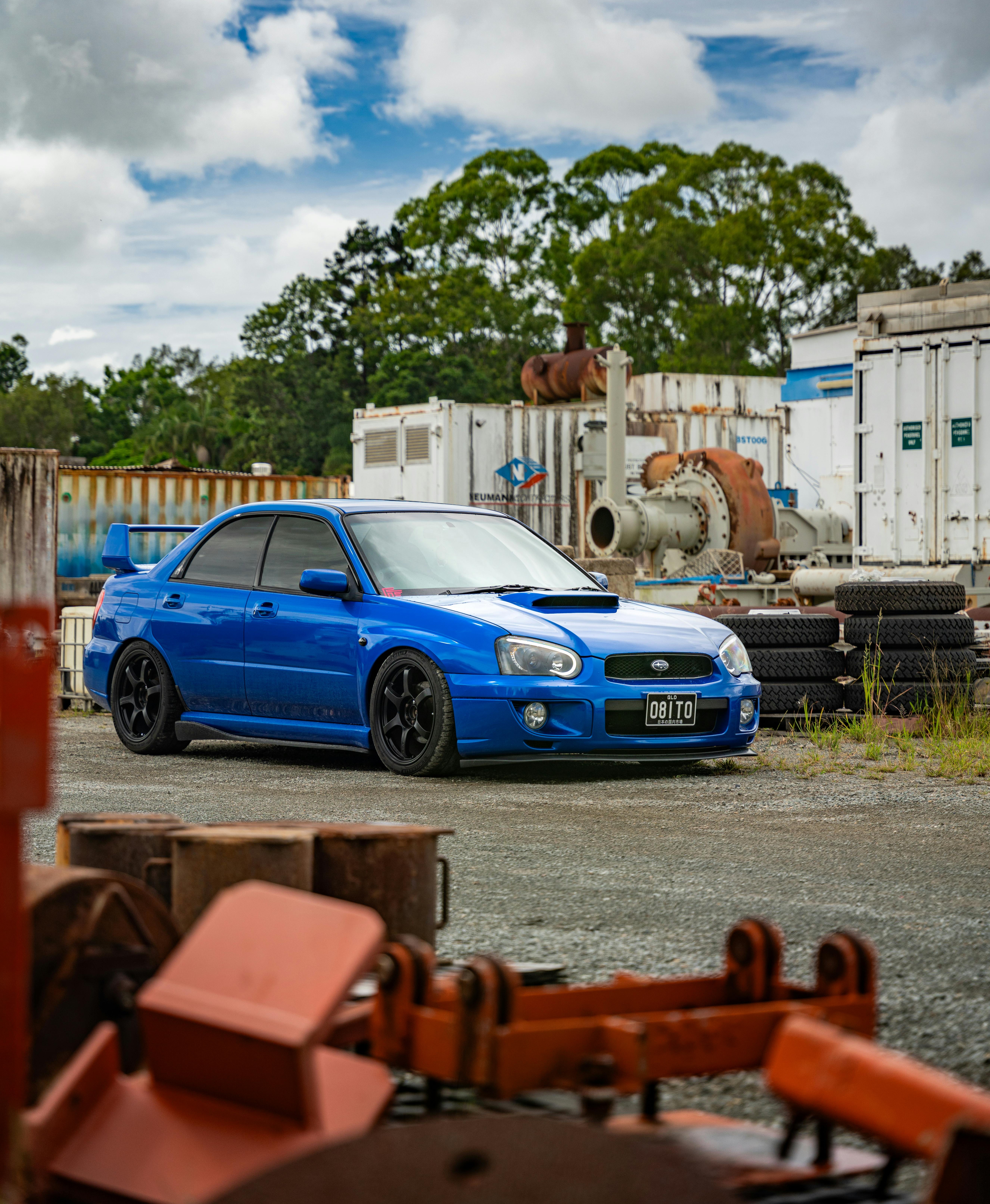 Kék Subaru Impreza WRX