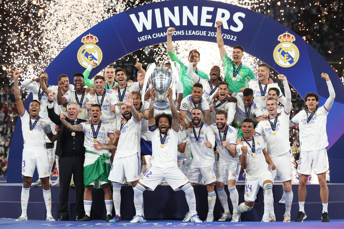 Real Madrid 2022-es Bajnokok Ligája győzele látható ahogy ünnepel a csapat