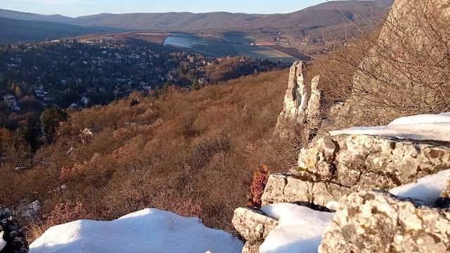 Kilátás a természete és a városra az Oszoly tetejéről